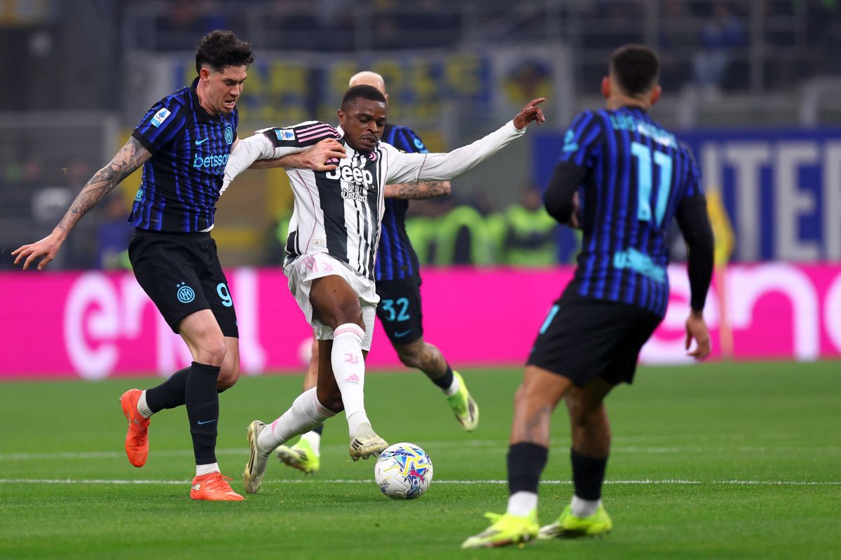 Kalulu, eliminat în mod controversat în Inter – Juventus Într-o partidă intens disputată pe stadionul „Giuseppe Meazza”, fundașul de la Juventus, Pierre Kalulu, a fost eliminat în minutul 42, după o decizie controversată a arbitrului Federico La Penna
