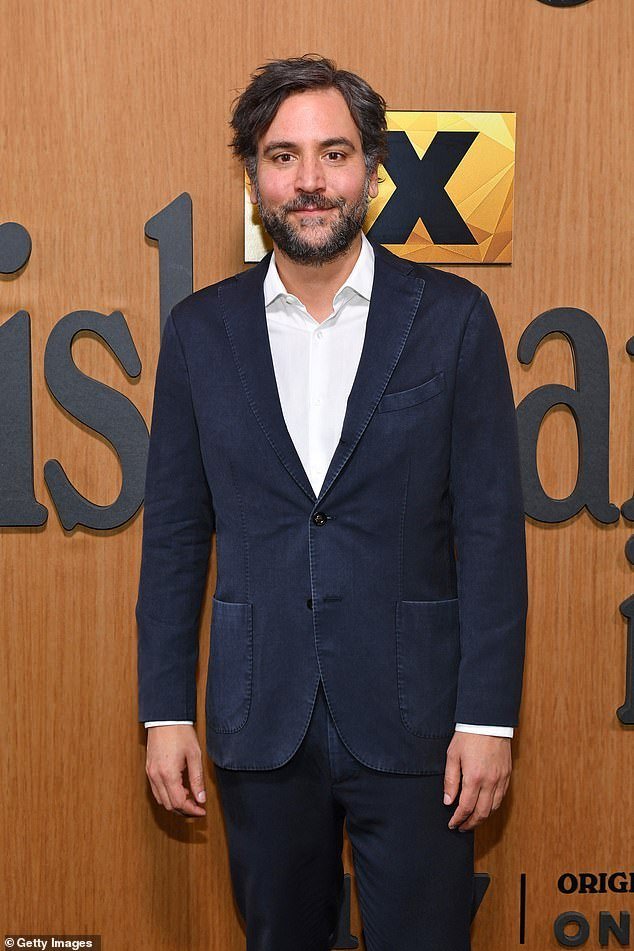 Josh Radnor și soția sa, Jordana Jacobs, devin părinți Actorul Josh Radnor, cunoscut din serialul „How I Met Your Mother”, a anunțat vestea palpitantă a venirii pe lume a primului său copil