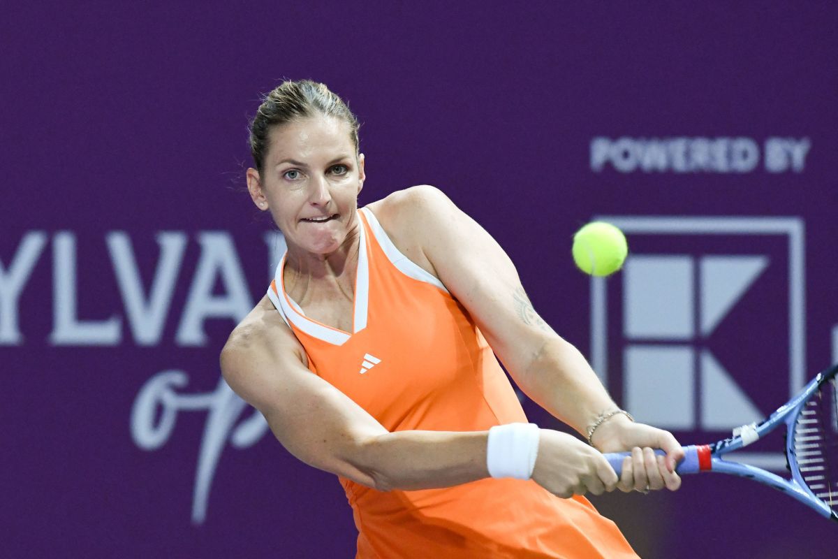 Karolina Pliskova, eliminată în prima rundă a Transylvania Open sub privirile Simonei Halep Karolina Pliskova, fosta lideră mondială WTA și campioană a Transylvania Open în 2024, a fost surprinsă de Anastasia Zakharova în primul tur al competiției de la BTarena