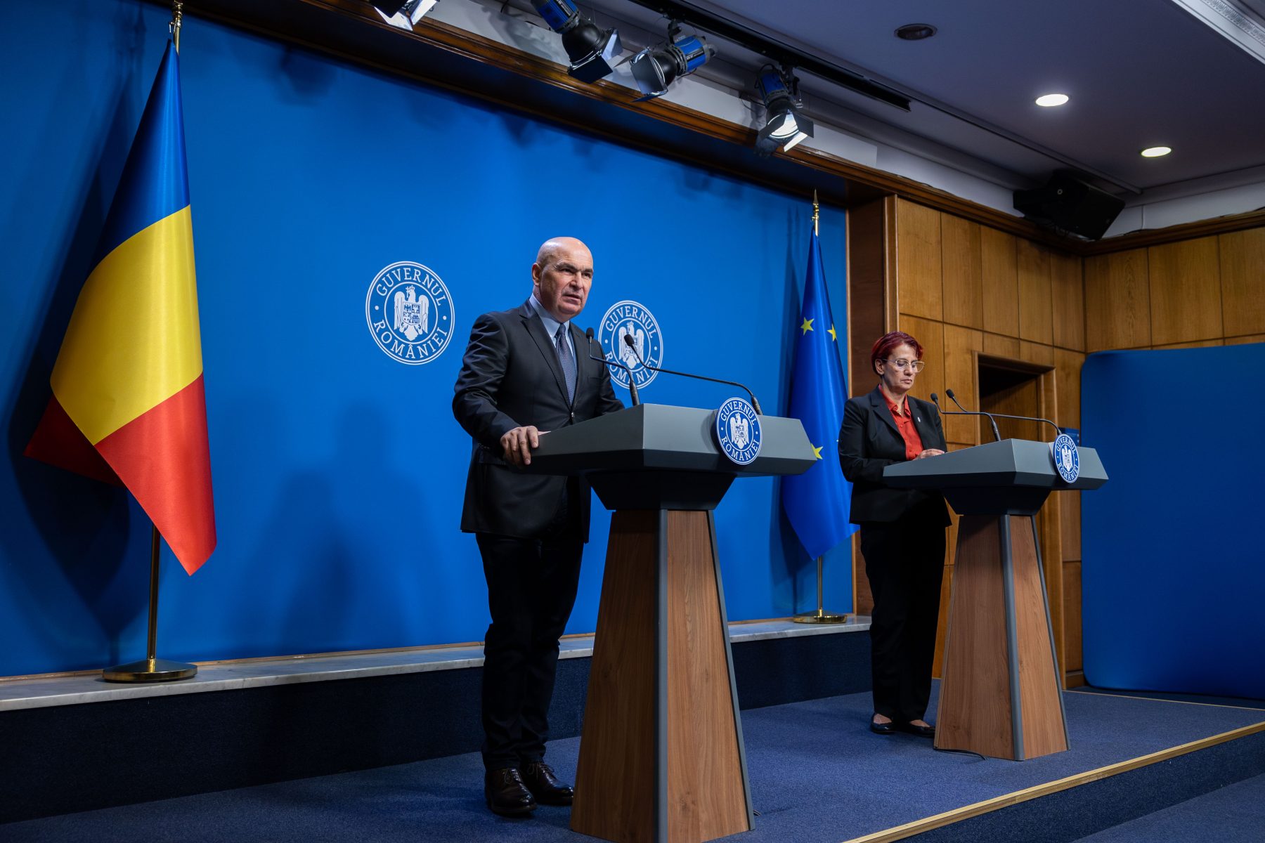 Acuzații de presiune între Executiv și Înalta Curte de Casație și Justiție Guvernul a respins vineri acuzațiile formulate de Lia Savonea, președinta Înaltei Curți de Casație și Justiție (ICCJ), care susține că premierul Ilie Bolojan a exercitat presiuni asupra Curții Constituționale (CCR) printr-o scrisoare referitoare la reforma pensiilor pentru magistrați