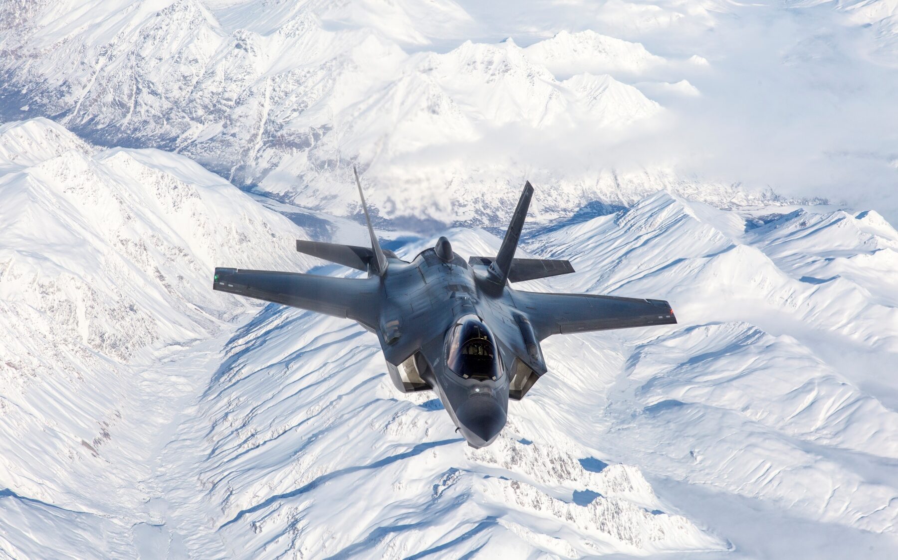 Șefii apărării din Marea Britanie și Germania fac apel istoric către europeni pentru creșterea bugetelor de apărare O mișcare rar întâlnită în discursul public european a venit recent din partea celor mai înalți oficiali ai apărării din Marea Britanie și Germania