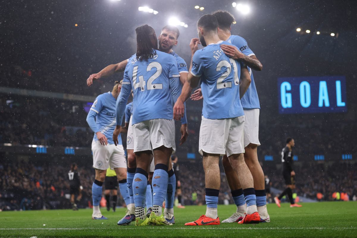 Manchester City, victorie categorică în fața lui Fulham: 3-0 pe Etihad Manchester City a încheiat partida cu Fulham cu un rezultat convingător de 3-0, consolidându-și astfel poziția în lupta pentru titlul din Premier League