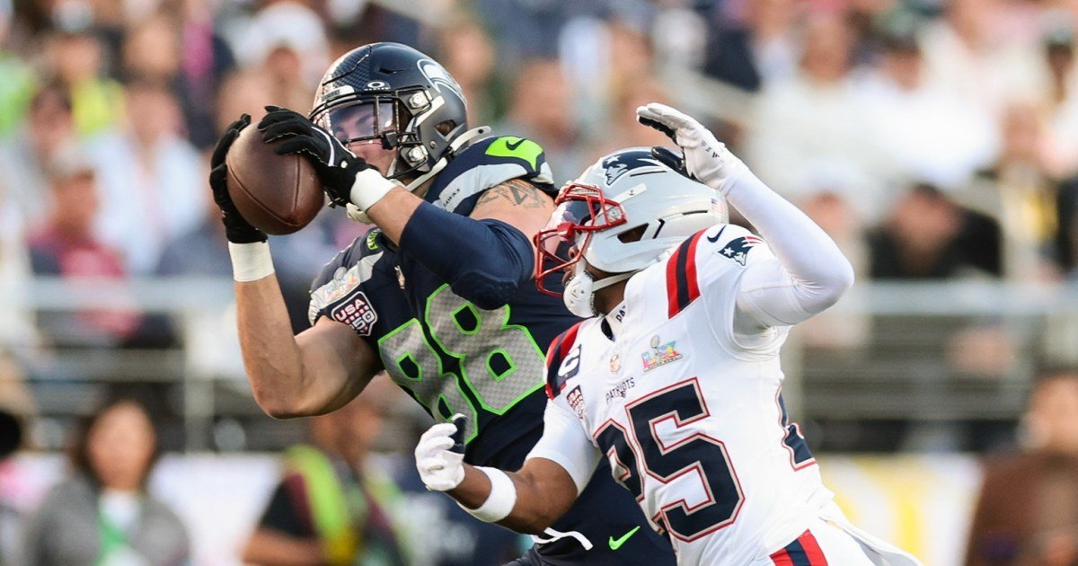 Bad Bunny aduce energia Puerto Rico în mijlocul Super Bowl Bad Bunny, superstarul reggaetonului, va avea ocazia de a-și prezenta talentul pe scena mondială a Super Bowl, aducând un omagiu atât culturii sale, cât și comunității din Puerto Rico