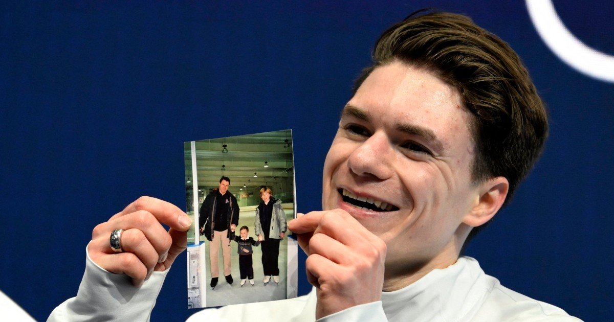 Maxim Naumov, o performanță emoționantă la Jocurile Olimpice de Iarnă În seara de marți, la Milano, Maxim Naumov, în vârstă de 24 de ani, a impresionat mulțimea din arena de patinaj artistic cu o performanță emoționantă în cadrul programului scurt al competiției masculine