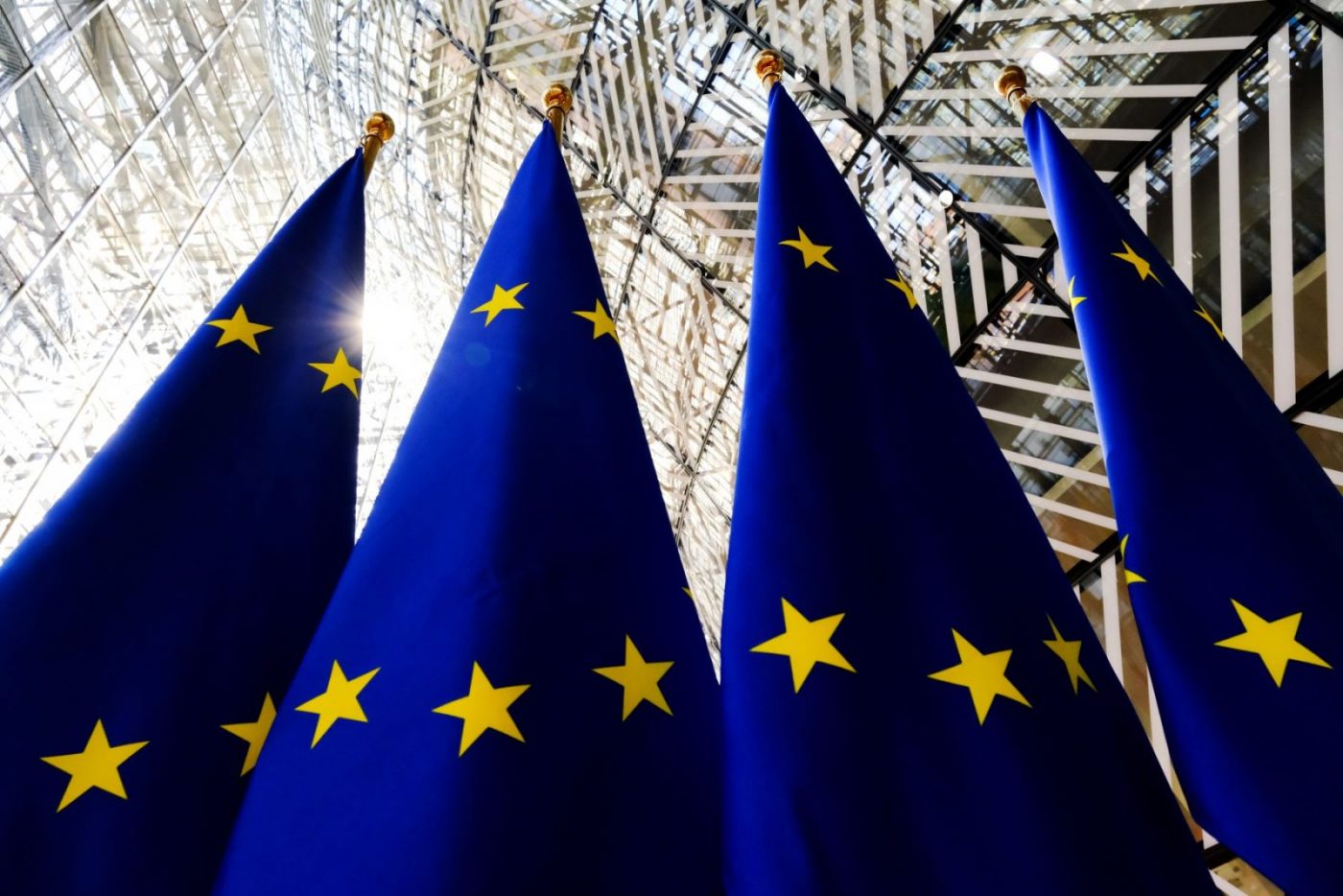 Comisia Europeană propune sancțiuni noi împotriva Rusiei, inclusiv interzicerea serviciilor maritime pentru petrolierele rusești