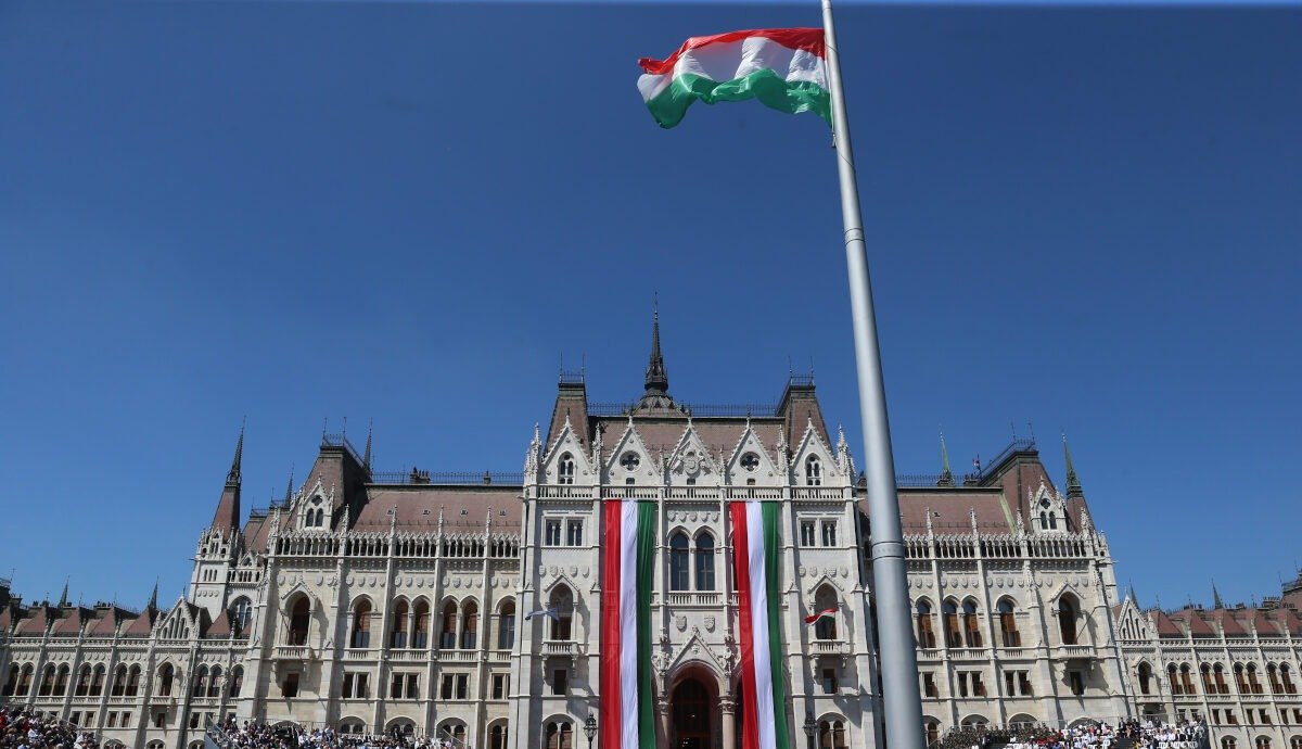 Polonia a emis un mandat european de arestare pe numele lui Marcin Romanowski, fost viceministru al justiției, acuzat de autoritățile din Varșovia de încălcări grave ale legilor și corupție, în condițiile în care acesta beneficiază de azil în Ungaria