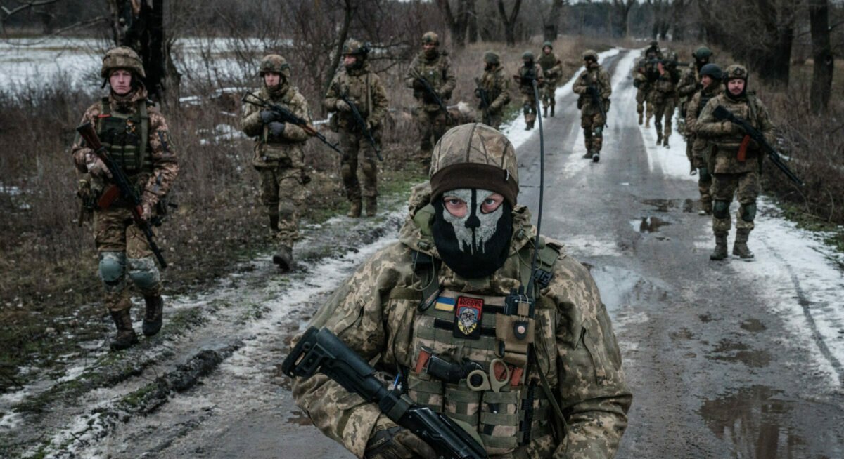 Într-un context geopolitic marcat de incertitudine și încordare accentuată în Europa și în regiunea est-europeană, nivelul ajutorului militar pentru Ucraina a ajuns în 2023 la cel mai scăzut din ultimii ani, fiind susținut aproape exclusiv de țările europene