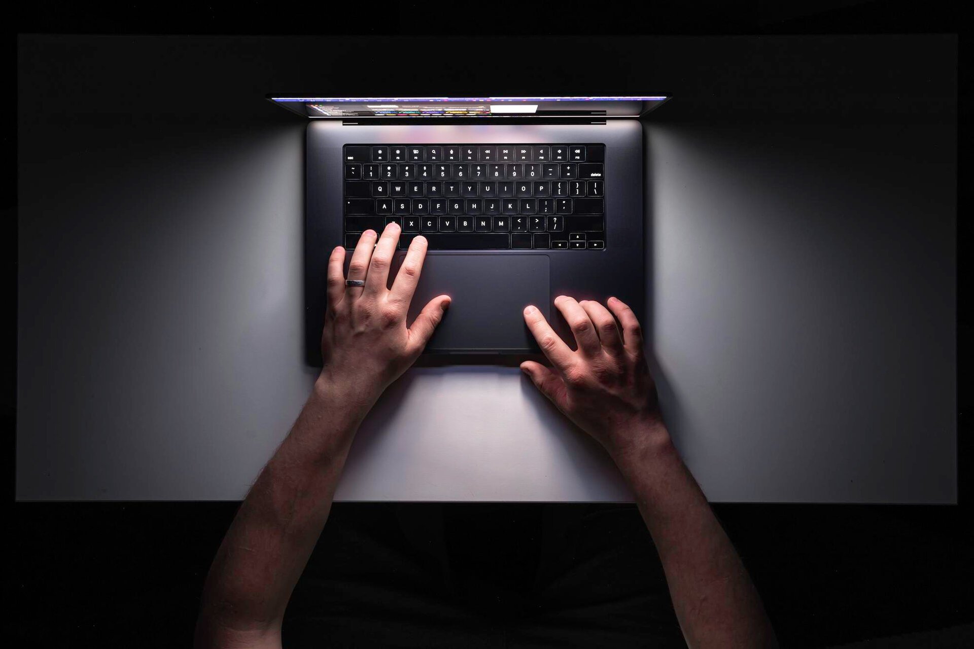 Sectorul IT din România contribuie semnificativ la creșterea economică a țării, fiind responsabil pentru peste 7% din Produsul Intern Brut (PIB)