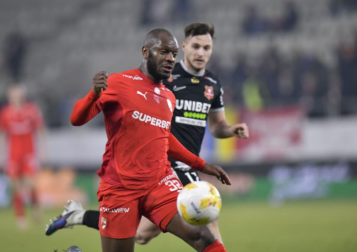 Dinamo înfruntă Hermannstadt: Meci decisiv pentru calificare în sferturile Cupei României Dinamo București se află în fața unui duel crucial în runda a treia a Cupei României, confruntându-se cu echipa Hermannstadt pe stadionul „Arcul de Triumf”