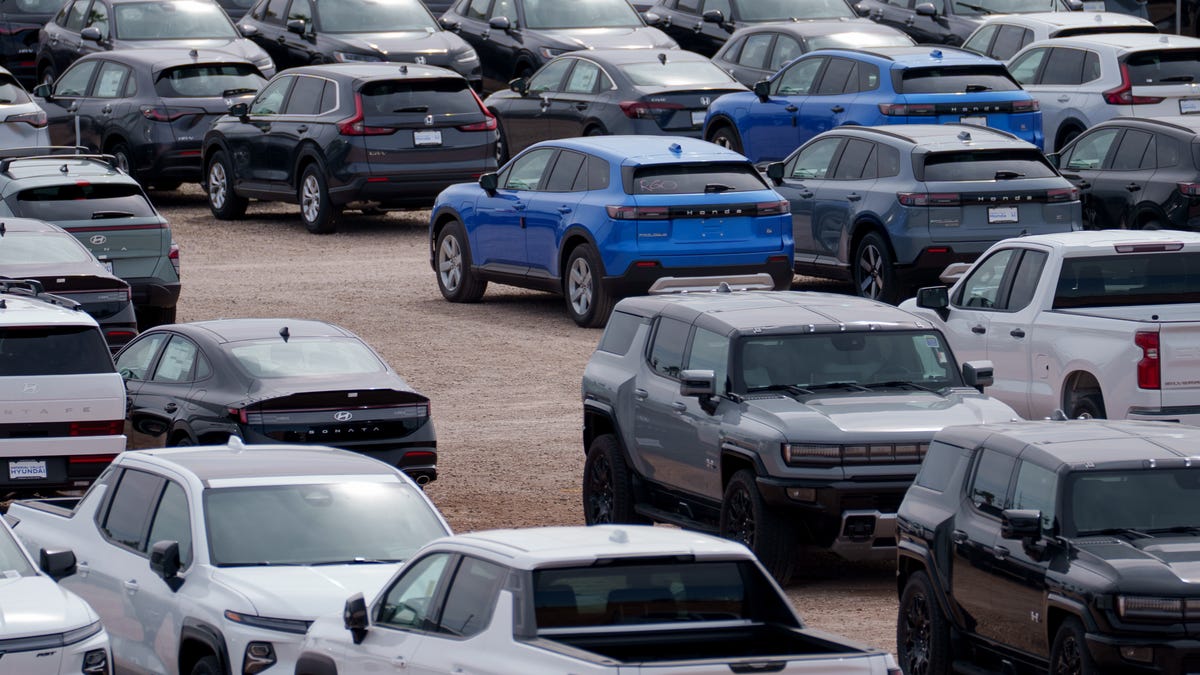 Vânzările de mașini electrice second-hand înregistrează o creștere semnificativă Vânzările de mașini electrice second-hand au crescut cu 13,5% în ultimele trei luni ale anului 2025, cu aproape 89.000 de vehicule schimbându-și proprietarii, conform datelor furnizate de Cox Automotive