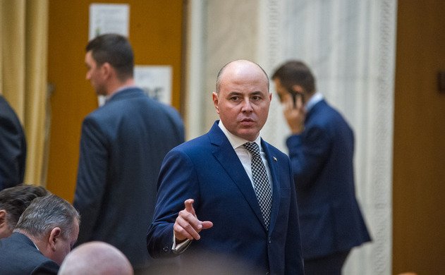 Liderul PNL Iași, Alexandru Muraru, acuză PSD de blocaj politic, avertizând asupra consecințelor pentru reforme și stabilitatea țării Într-un limbaj clar și ton ferm, deputatul Alexandru Muraru, lider al filialei PNL Iași, a lansat o critică vehementă la adresa Partidului Social Democrat (PSD), despre acțiunile sale considerate blocante în procesul decizional legat de bugetul național