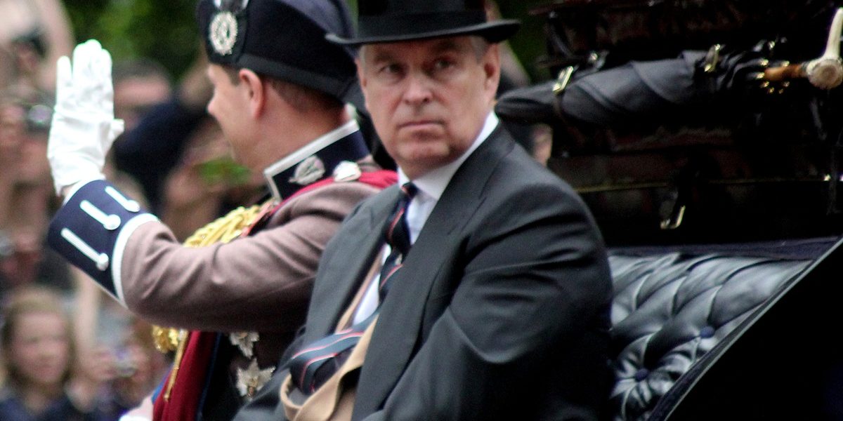 Arthur-C-James-Dreamstime.jpg - PresaObiectiva