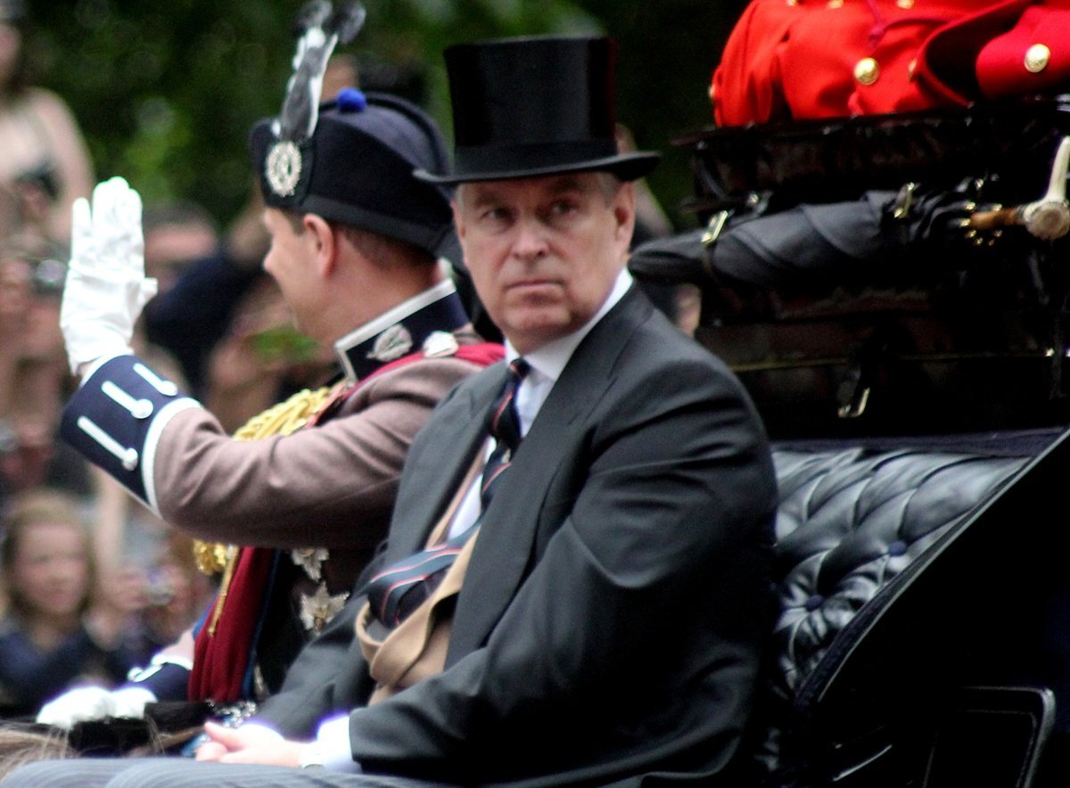 Fratele mai mic al regelui Charles al III-lea, fostul prinț Andrea de Edinburgh, implicat în scandaluri cu scandalurile de amploare ale familiei regale britanice, se află din nou în centrul atenției, după ce documente confidențiale au fost făcute publice