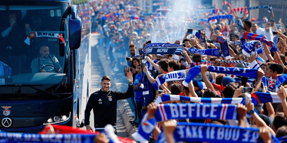 Benfica-entra-em-Tondela-sob-o-calor-dos-adeptos-Trubin.webp-scaled.webp.webp - PresaObiectiva