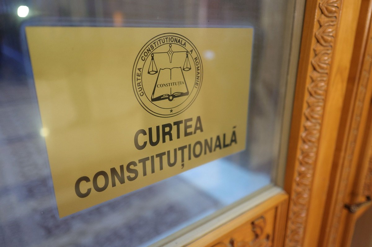 Curtea Constituțională pronunță neconstituționalitatea modificărilor la Legea minelor și actele privind cimitirele, crematoriile și serviciile funerare