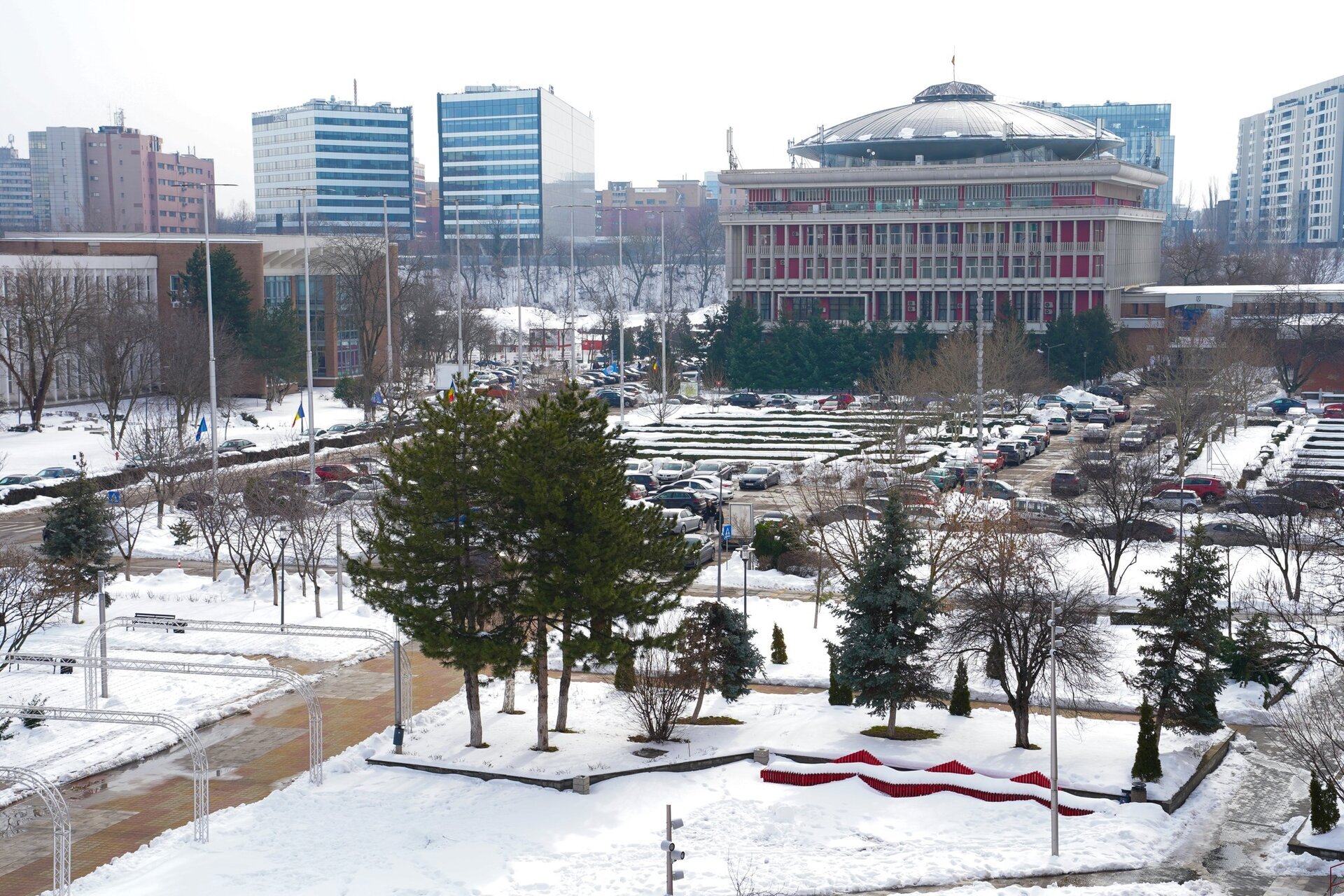 Universitatea Politehnica București va beneficia în curând de un nou cămin studențesc în complexul Regie, o investiție importantă menită să răspundă nevoilor tinerilor din mediile dezavantajate și să contribute la dezvoltarea infrastructurii universitare din capitală