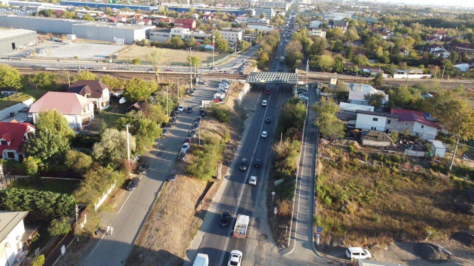 Restricții temporare pe DN1A pentru lucrări de lărgire a drumului în zona Pasajului Suprateran Circulația rutieră pe DN1A, în zona pasajului suprateran de la Mogoșoaia, va fi restricționată temporar joi, 5 februarie, între orele 09:00 și 16:00, anunță Compania Națională de Administrare a Infrastructurii Rutiere (CNAIR)