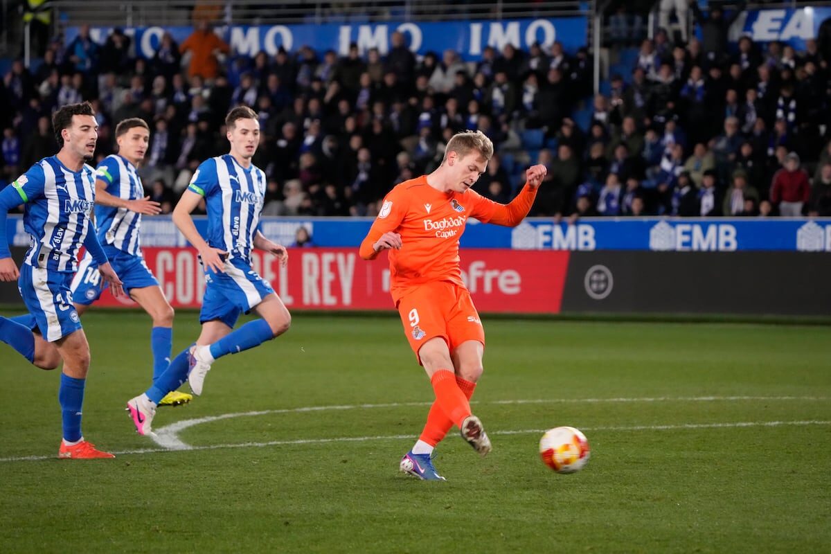 Real Sociedad înfruntă adversitatea și avansează în semifinalele Cupei Real Sociedad a reușit o remontare spectaculoasă, învinsând Alavés cu 3-2 în sferturile de finală ale Cupei Regelui, grație golurilor marcat de Gonçalo Guedes și Orri Óskarsson