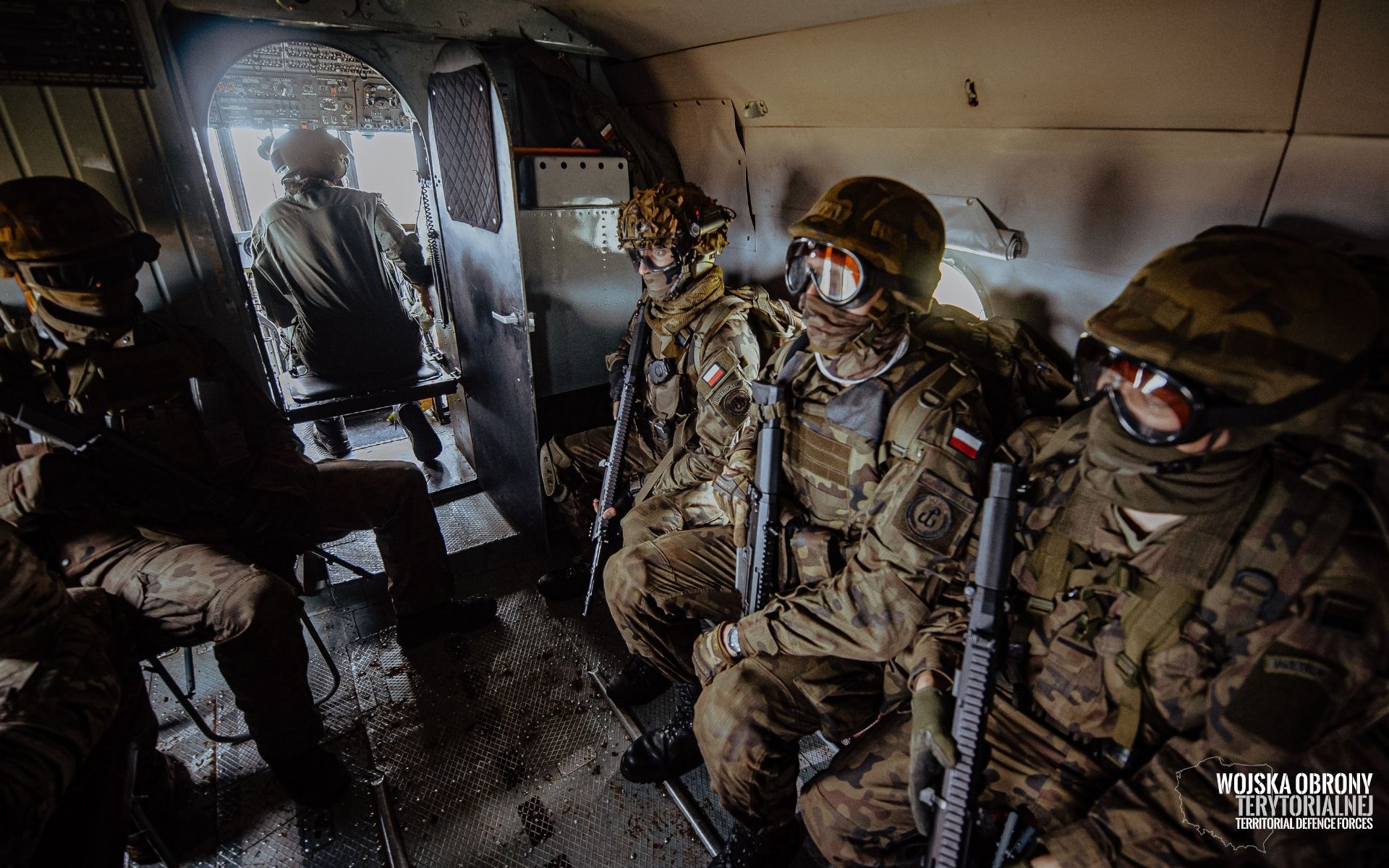 Polonia își intensifică pregătirile de apărare, anunțând crearea unui corp de rezervă militară de înaltă disponibilitate, menit să răspundă rapid în cazul unui conflict, pe fondul deteriorării relațiilor cu Rusia și a tensiunilor din regiune