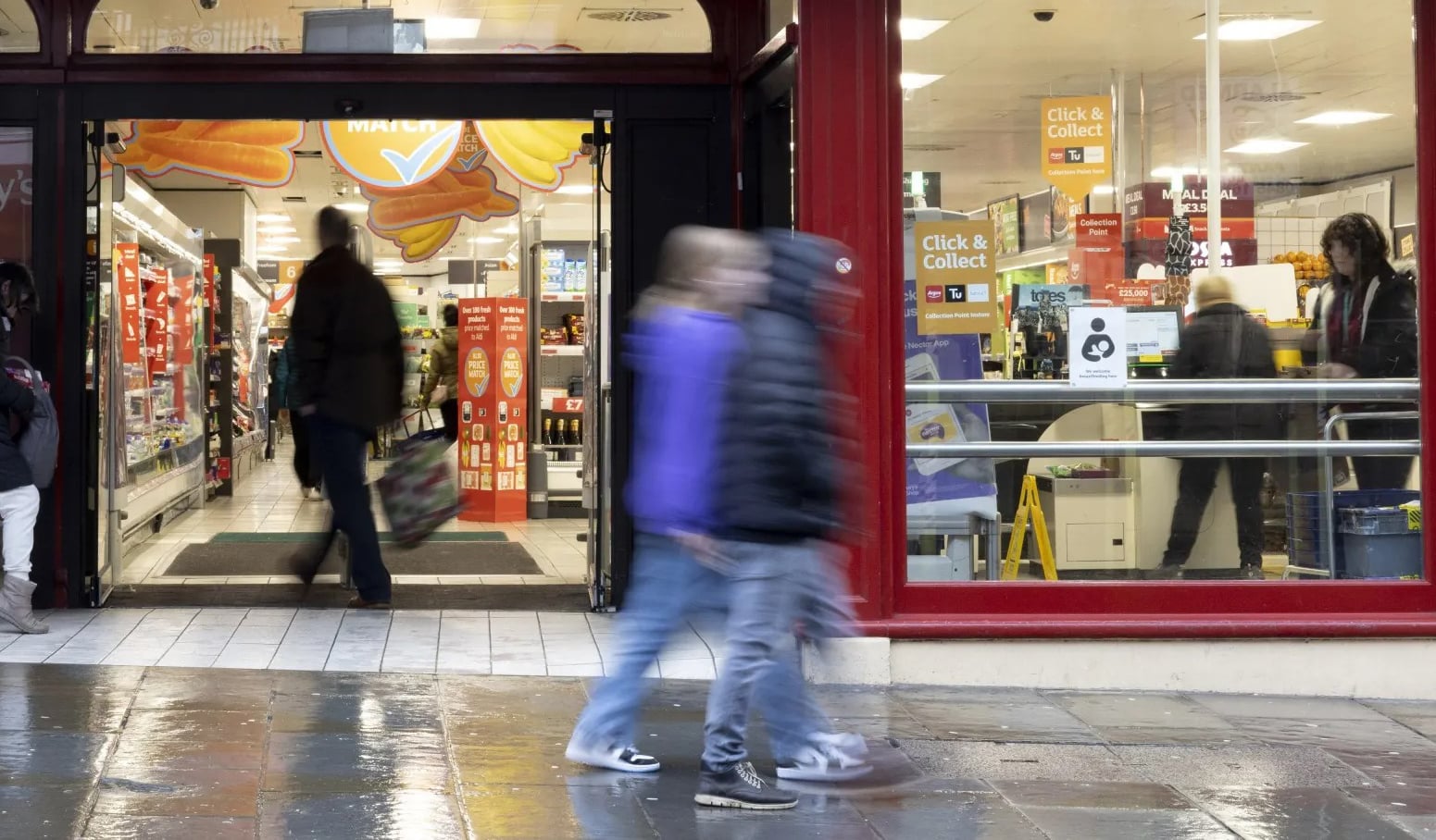 Bărbat român de pe teritoriul Marii Britanii, reținut și umilit în public după ce recunoașterea facială AI l-a confundat cu infractor