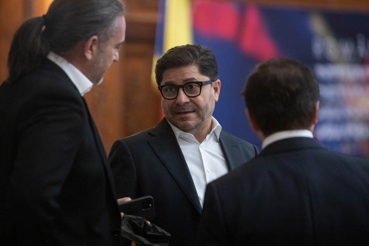 Percheziții DNA la Grup Feroviar Român și Grupul Grampet în contextul unor investigații anticorupție Autoritățile judiciare românești au inițiat marți dimineață percheziții la sediul unor importante grupuri din domeniul feroviar, în cadrul unor anchete legate de posibile activități ilicite