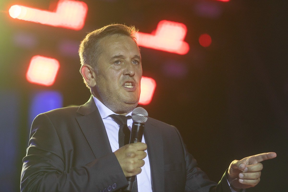 Europarlamentarul AUR Gheorghe Piperea amenință cu luări de poziție în Parlamentul European, într-un context tensionat legat de acuzațiile formulate împotriva Comisiei Europene în legătură cu cenzura online și implicarea în procesul electoral din România pentru alegerile din 2024