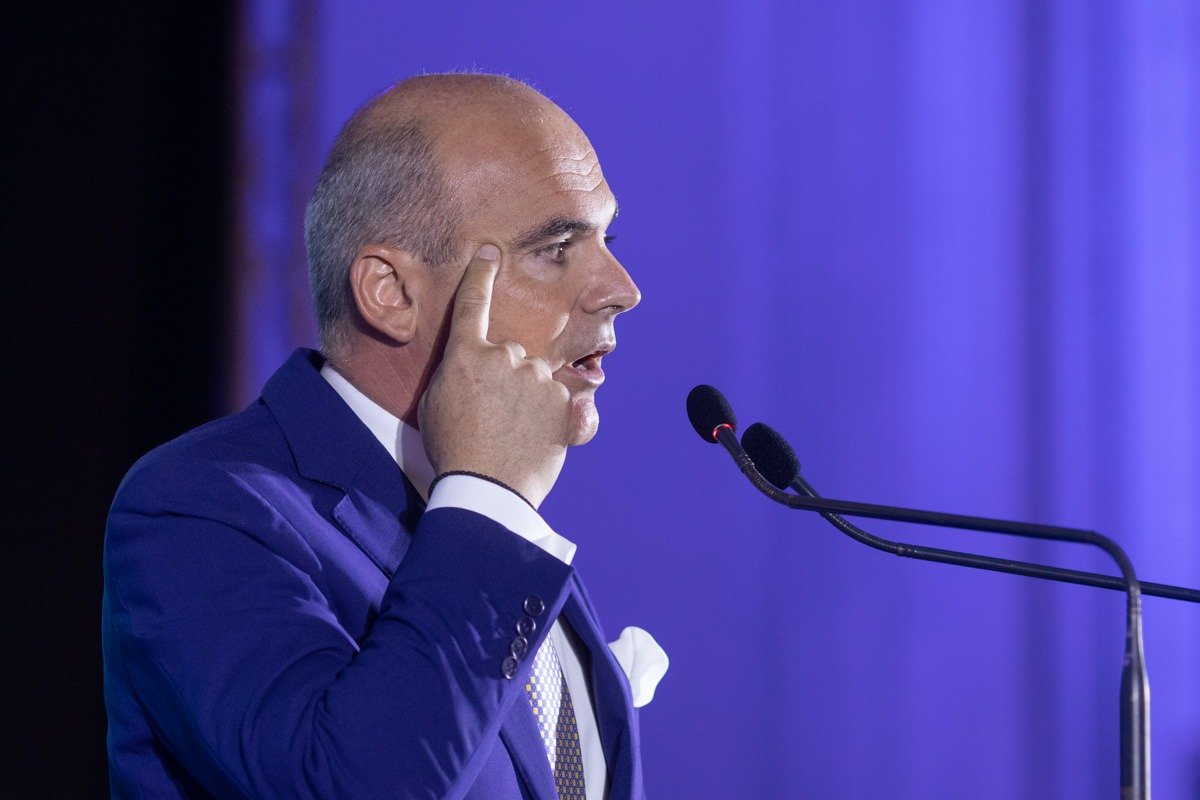 Rareș Bogdan asigură: Ilie Bolojan rămâne în joc pentru funcția de premier, fiind un favorizant al partidului Tensiunile din interiorul Partidului Național Liberal (PNL) referitoare la desemnarea candidatului pentru funcția de prim-ministru continuă să fie un subiect de interes major în scena politică românească