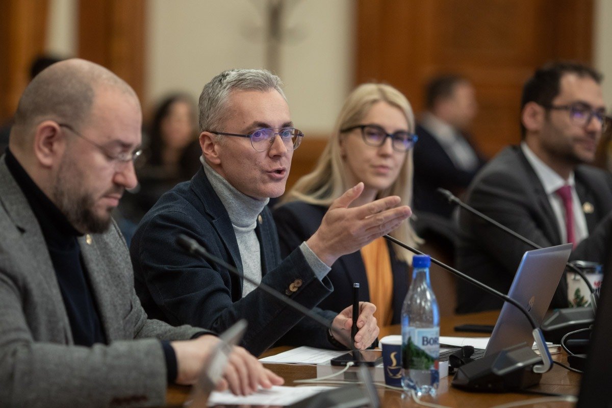 Fostul ministru al Justiției, Stelian Ion, lansează acuzații dure pe marginea schimbărilor din conducerea Direcției Naționale Anticorupție, într-un context tensionat în justiția românească