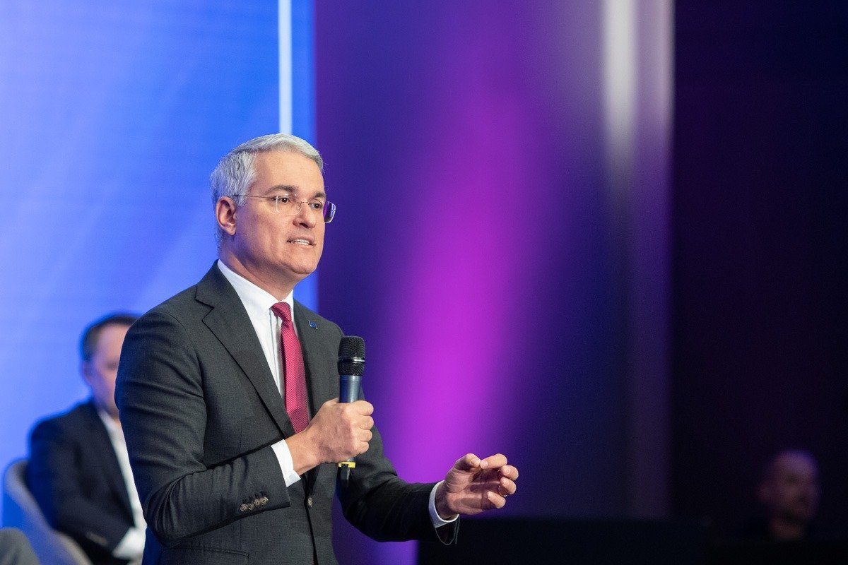 Criza încredere în sistemul de reforme: România, sub semnul întrebării de către Bruxelles Situație tensionată în peisajul politic și administrativ al României, după declarațiile ministrului Investițiilor și Proiectelor Europene, Dragoș Pîslaru