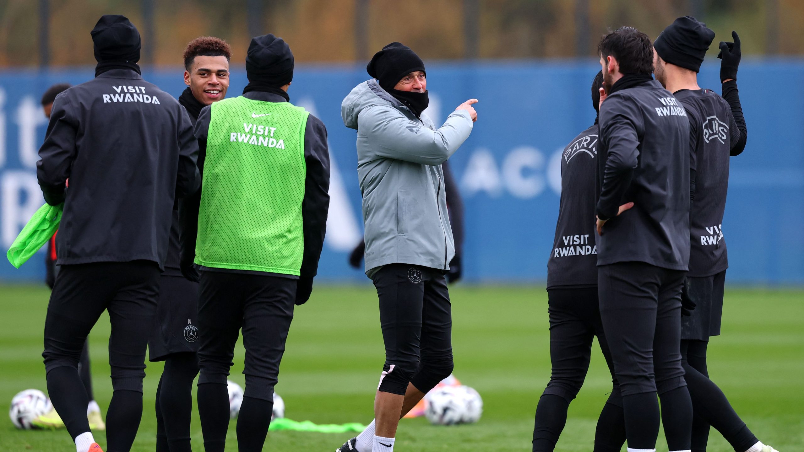 Achraf Hakimi revine în prima echipă a PSG Stoic și determinat, Achraf Hakimi se pregătește să revină pe terenul de fotbal, după o perioadă de suspendare