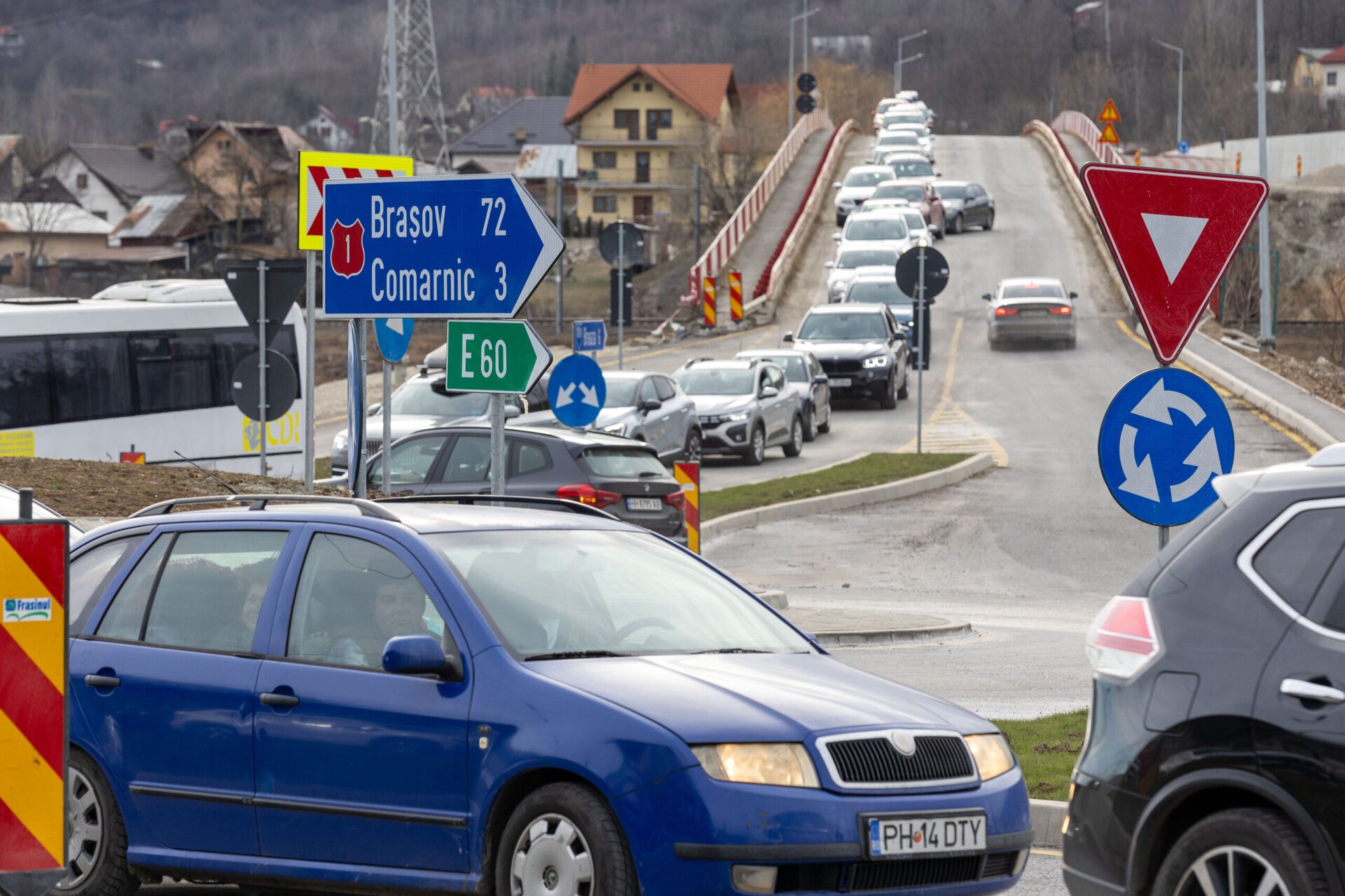 Restricții de circulație temporare pe DN1 în timpul nopților din această săptămână, în contextul lucrărilor pentru magistrala de metrou M6, au fost impuse de Compania Națională pentru Administrarea Infrastructurii Rutiere (CNAIR)