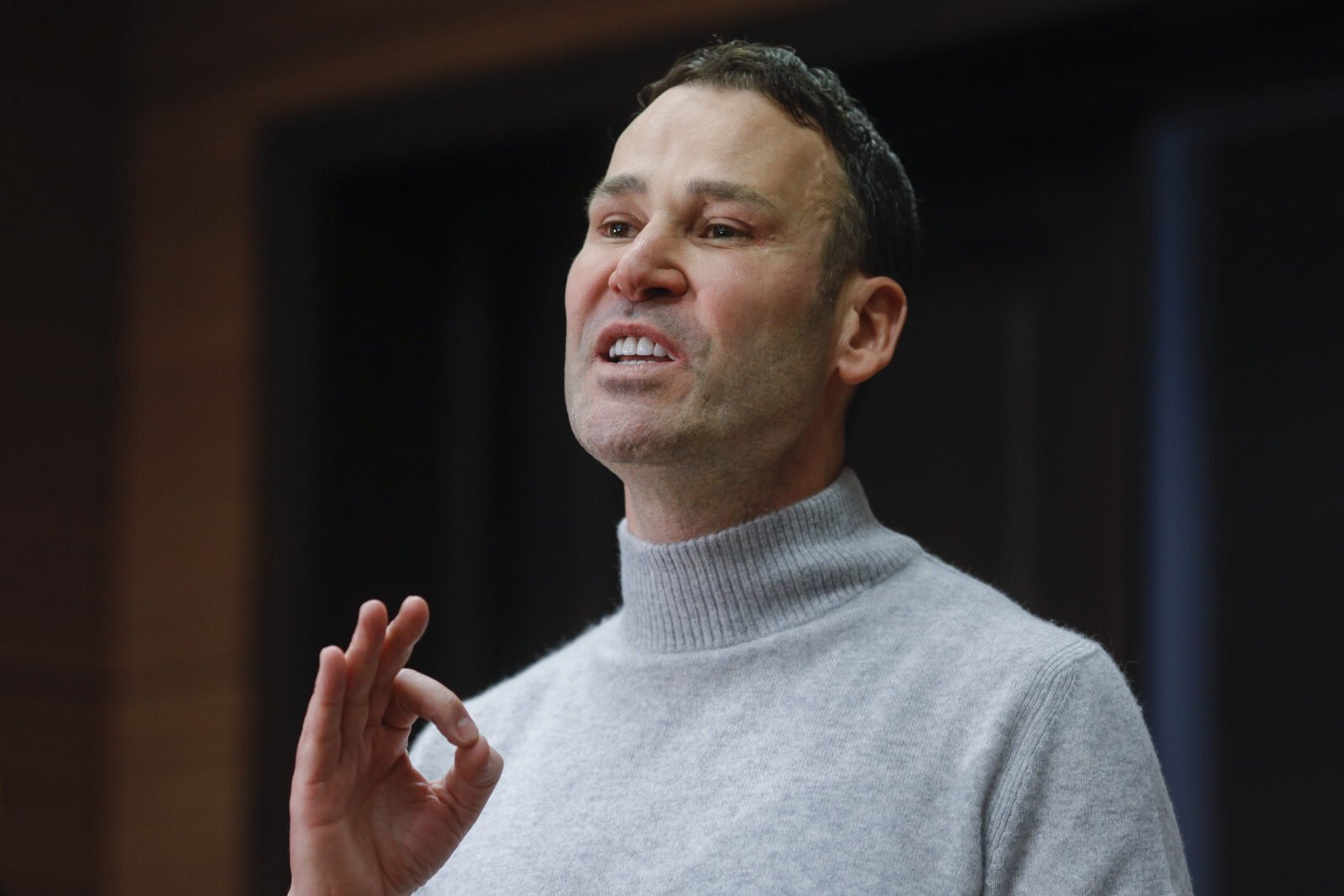 Viceprimarul Sectorului 3, Adrian Cocoș, preia temporar conducerea Primăriei după ce Robert Negoiță a fost suspendat din funcție în urma deciziei Direcției Naționale Anticorupție