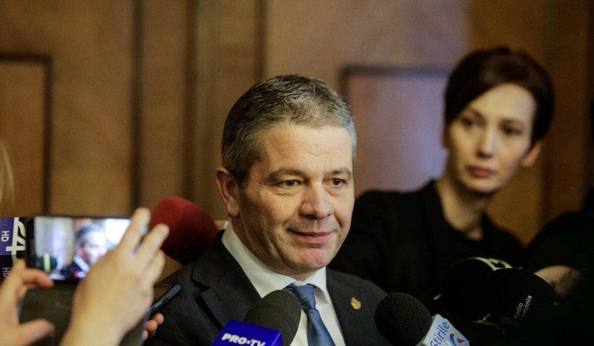 Florian Bodog, fost ministru al Sănătății, scăpat de acuzațiile penale în dosarul privind abuzul în serviciu Judecătoria din București a decis, luni, 2 ianuarie, achitarea fostului ministru al Sănătății, Florian Bodog, într-un dosar în care acesta era suspectat de abuz în serviciu și fals intelectual