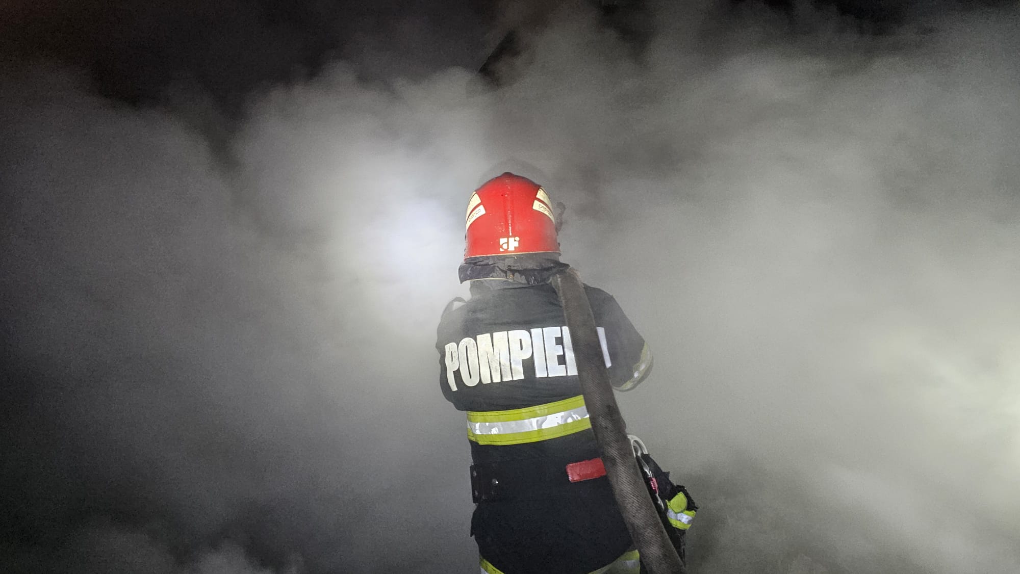 Femeie carbonizată în incendiu devastator la Popești.