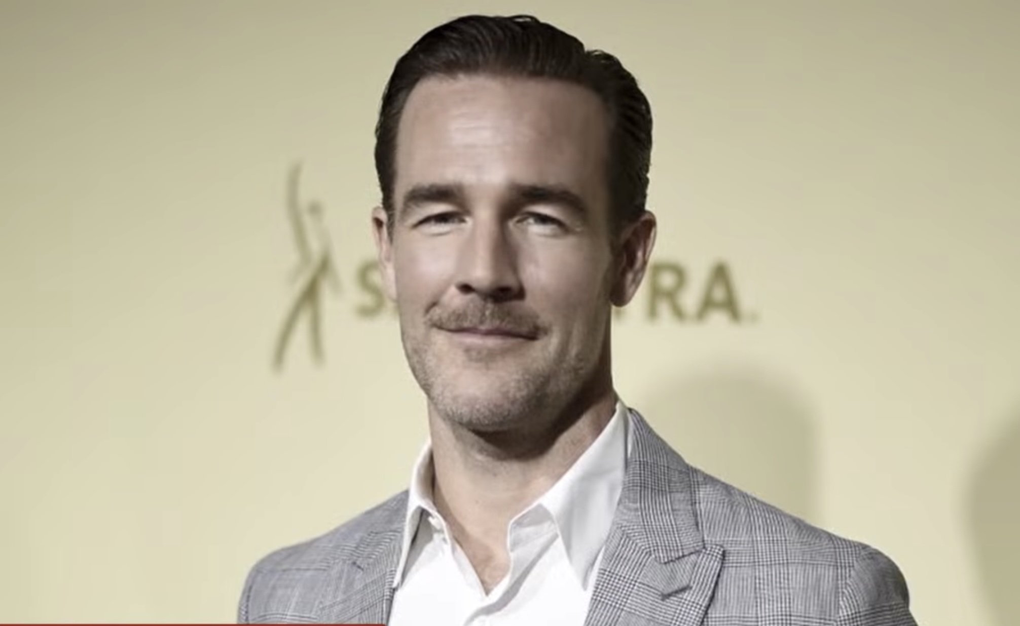 Actorul american James Van Der Beek, cunoscut în întreaga lume mai ales pentru rolul principal din serialul de succes „Dawson’s Creek”, a încetat din viață la vârsta de 48 de ani, după o luptă cu cancerul de colon