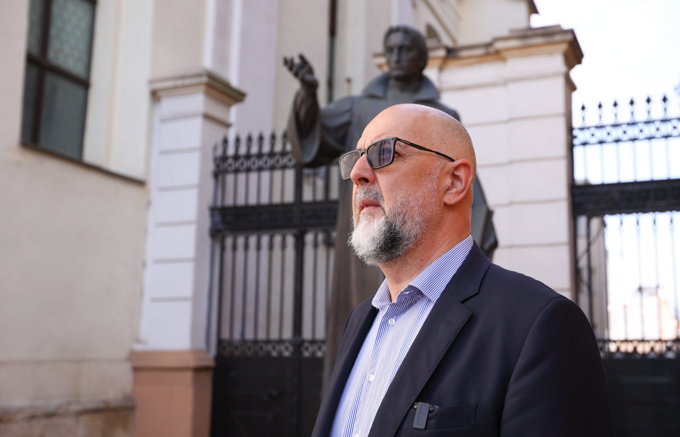 UDMR cere Guvernului să revizuiască taxele locale după proteste masive în zonele conduse de liberali După valul de proteste înregistrat în ultimele zile în orașele Sfântu Gheorghe și Miercurea Ciuc, reprezentanții Uniunii Democrate Maghiare din România (UDMR) au făcut un pas oficial prin solicitarea adresată Guvernului pentru revizuirea taxelor locale