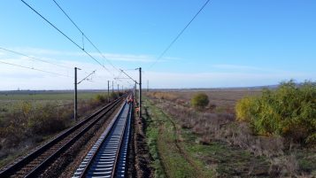 Cale ferată modernizată la Topolovăț, circulație reluată din februarie 2026 Începând cu data de 12 februarie 2026, ora 20:00, călătorii vor putea circula din nou pe calea ferată modernizată din zona Stației Topolovăț, parte a Sucursalei Regionale de Căi Ferate Timișoara