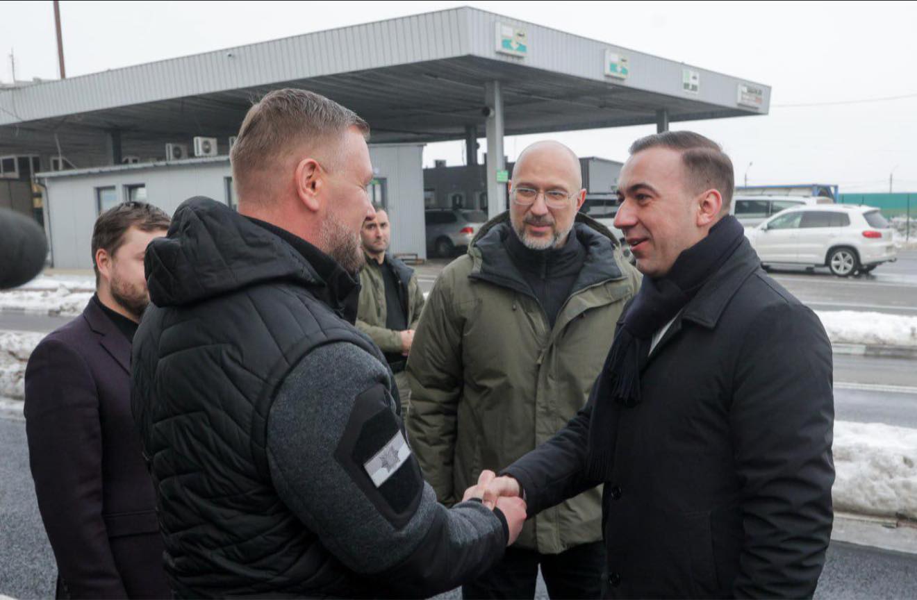 Ministrul Energiei al României se deplasează la frontieră cu Ucraina pentru discuții directe privind situația energetică în contextul conflictului Ministrul Energiei, Bogdan Ivan, a efectuat sâmbătă o vizită la granița de est a țării, acolo unde România se află aproape de zona de conflict din Ucraina, pentru a stabili discuții directe cu omologul său ucrainean, Denys Shmyhal