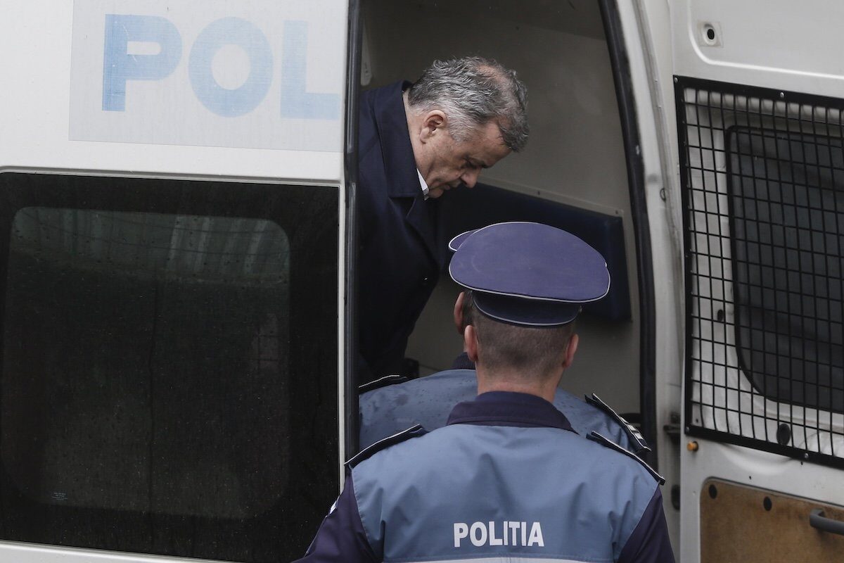 Neculai Onțanu, unul dintre cei mai remarcabili noi politicieni ai Capitalei, a părăsit scena publică după o carieră marcată de controverse și condamnări, încheind, astfel, o etapă lungă în administrația locală a Sectorului 2