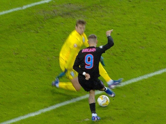 Universitatea Craiova își păstrează avansul: 1-0 cu FCSB în minutul 70