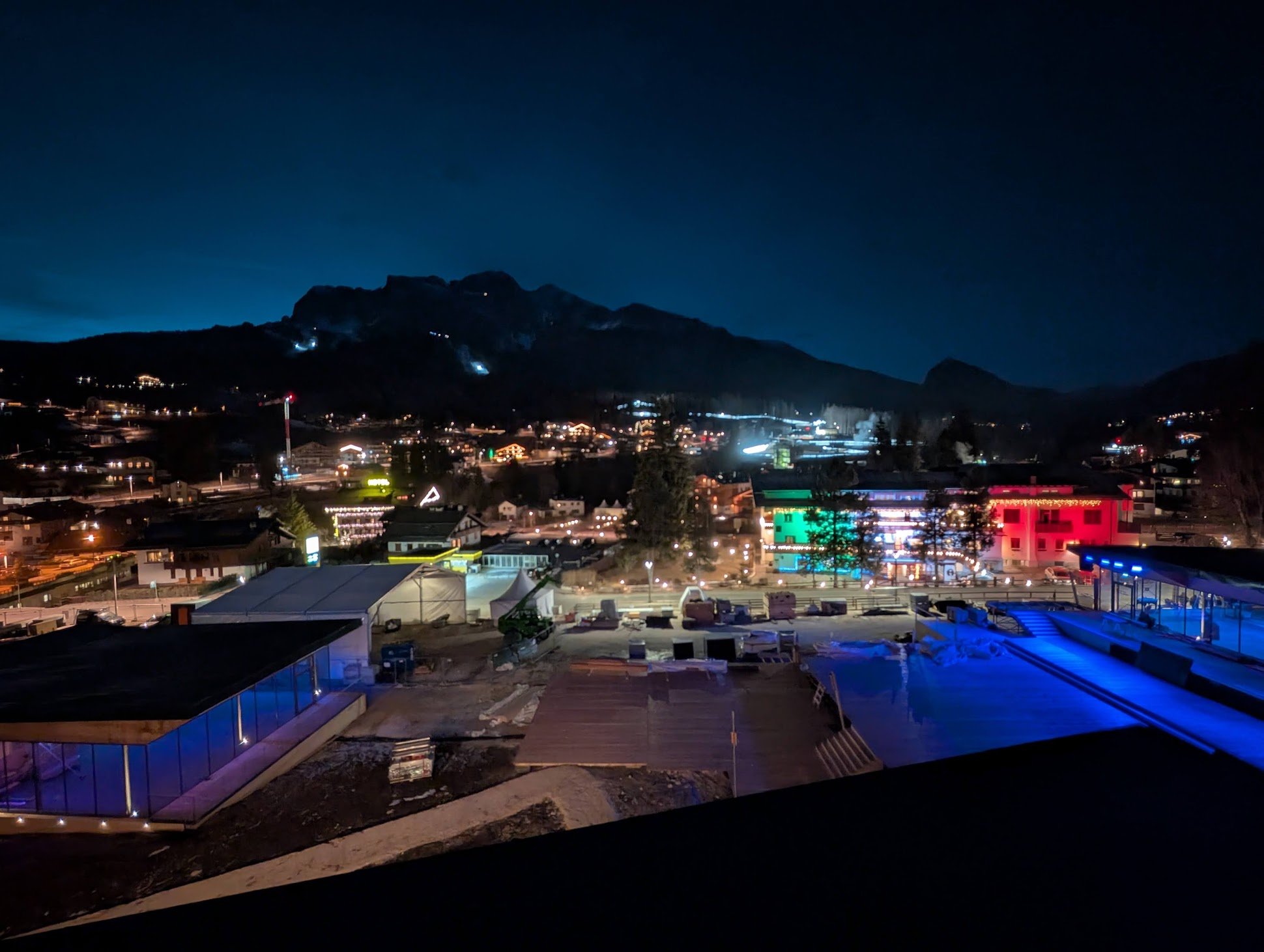 Jocurile Olimpice de iarnă de la Milano-Munchen, zguduite înainte de start: sabotaj la Satul Olimpic din Milano Înaintea startului oficial al Jocurilor Olimpice de iarnă din 2026, organizatorii au fost surprinși de o serie de incidente neprevăzute care pun sub semnul întrebării siguranța și integritatea facilităților construite special pentru competiție