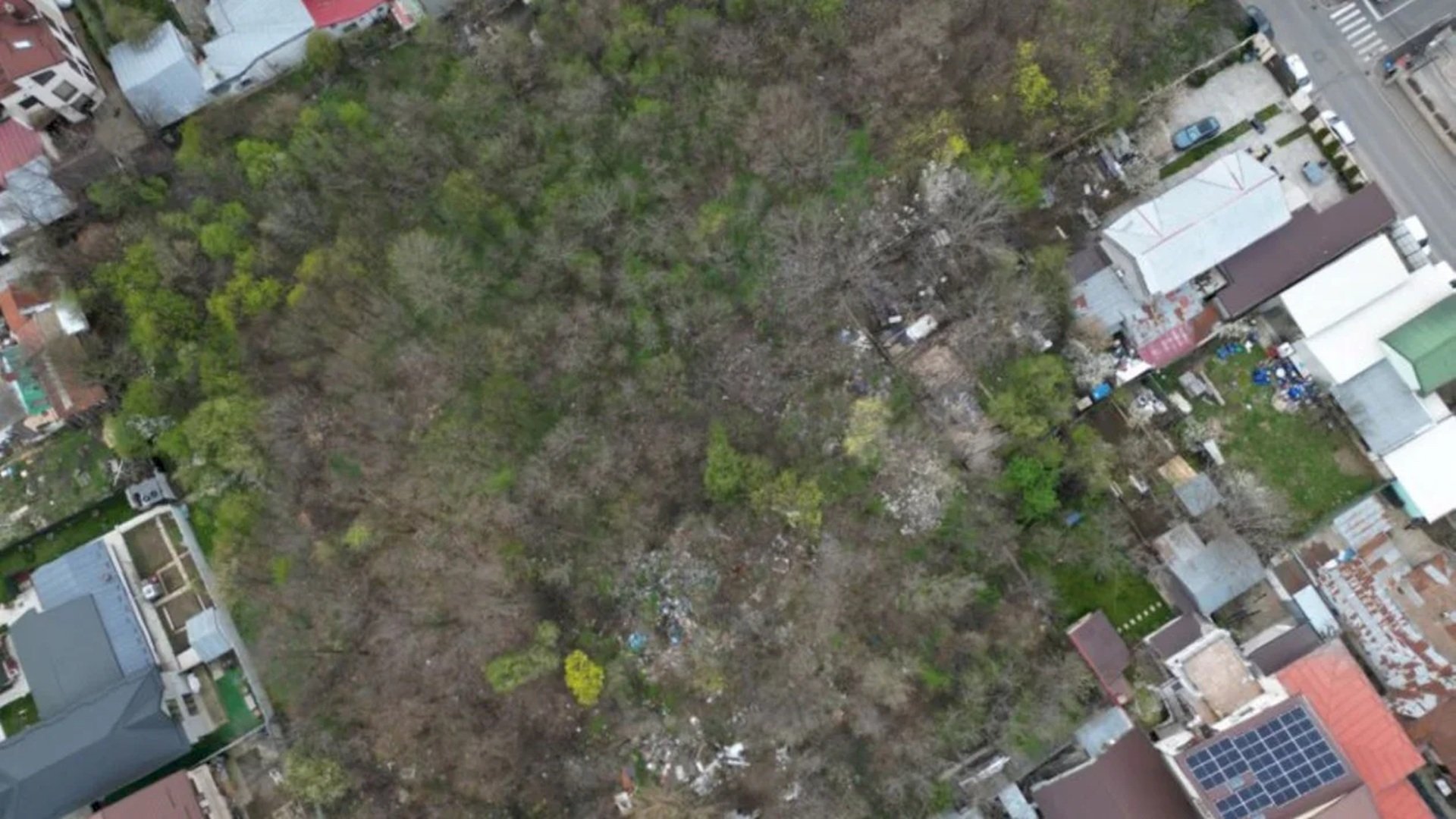 Primăria Sectorului 2 va fi nevoită să aloce mai mulți bani pentru exproprierea unui imobil privat, o etapă esențială pentru realizarea noului spațiu verde Parcul Moroeni