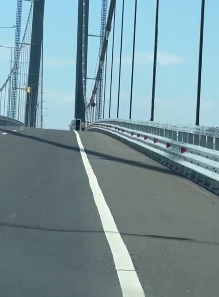 Brăila, 28 august 2023 — Autoritățile locale au anunțat introducerea unor restricții temporare de viteză pe podul peste Dunăre, din cauza unor lucrări de reparație programate pentru această perioadă