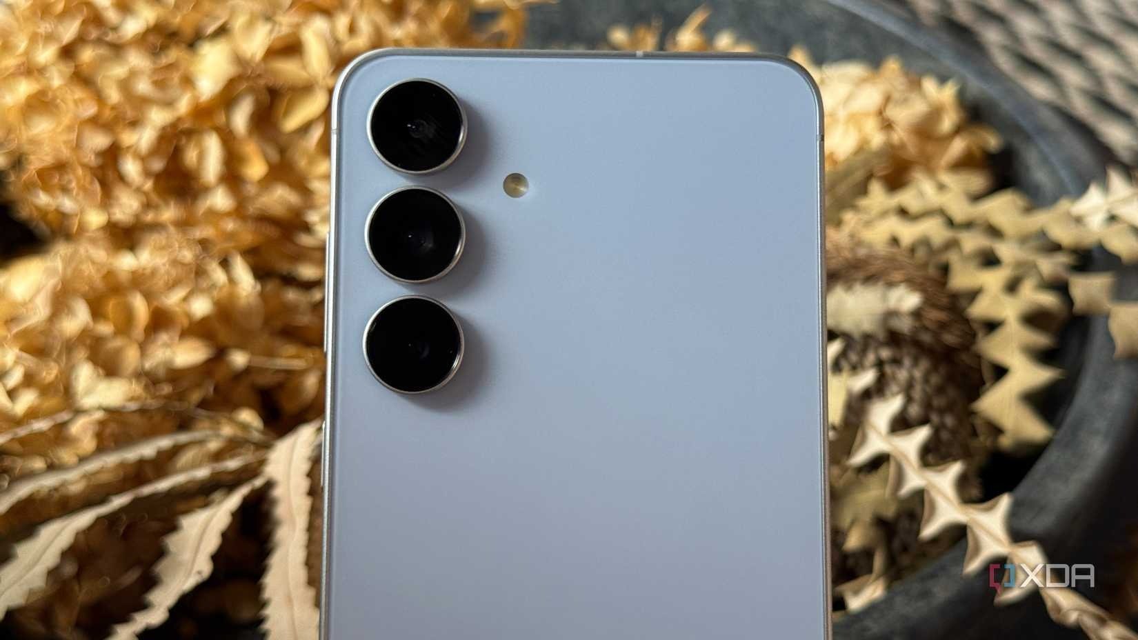 Samsung a promis odată o revoluție în sustenabilitatea industriei smartphone-urilor, dar, aproape un deceniu mai târziu, proiectul Galaxy Upcycling pare să fi rămas mai mult pe hârtie decât să fi produs schimbări concrete