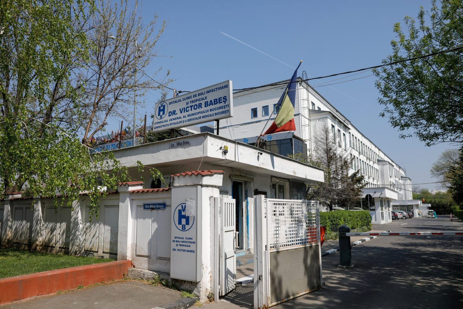 Firma neautorizată a fost angajată pentru verificarea instalațiilor electrice de la Victor Babeș, cu costuri de 7.000 euro