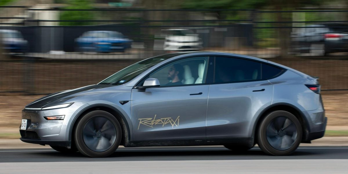 Tesla-Robotaxi-2.jpg - PresaObiectiva