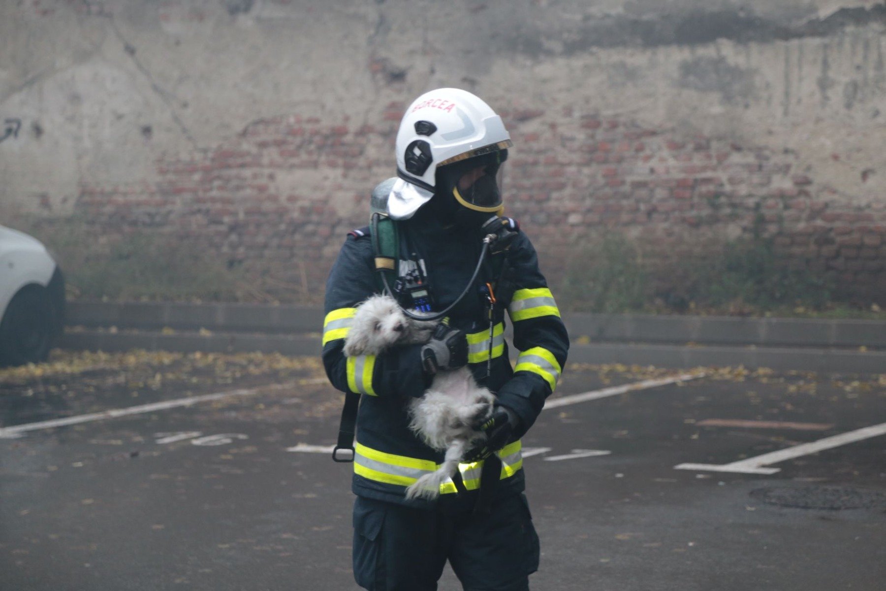 Un fost pompier din județul Bihor, acuzat de trafic de influență, a fost trimis în judecată, după ani în care s-ar fi folosit de funcție și de o identitate falsă pentru a obține bani de la persoane dornice de un viitor sigur în instituții publice