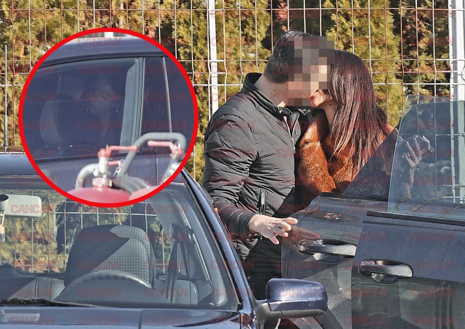 Chirurg căsătorit surprins în scandal amoros pe bancheta unei mașini!