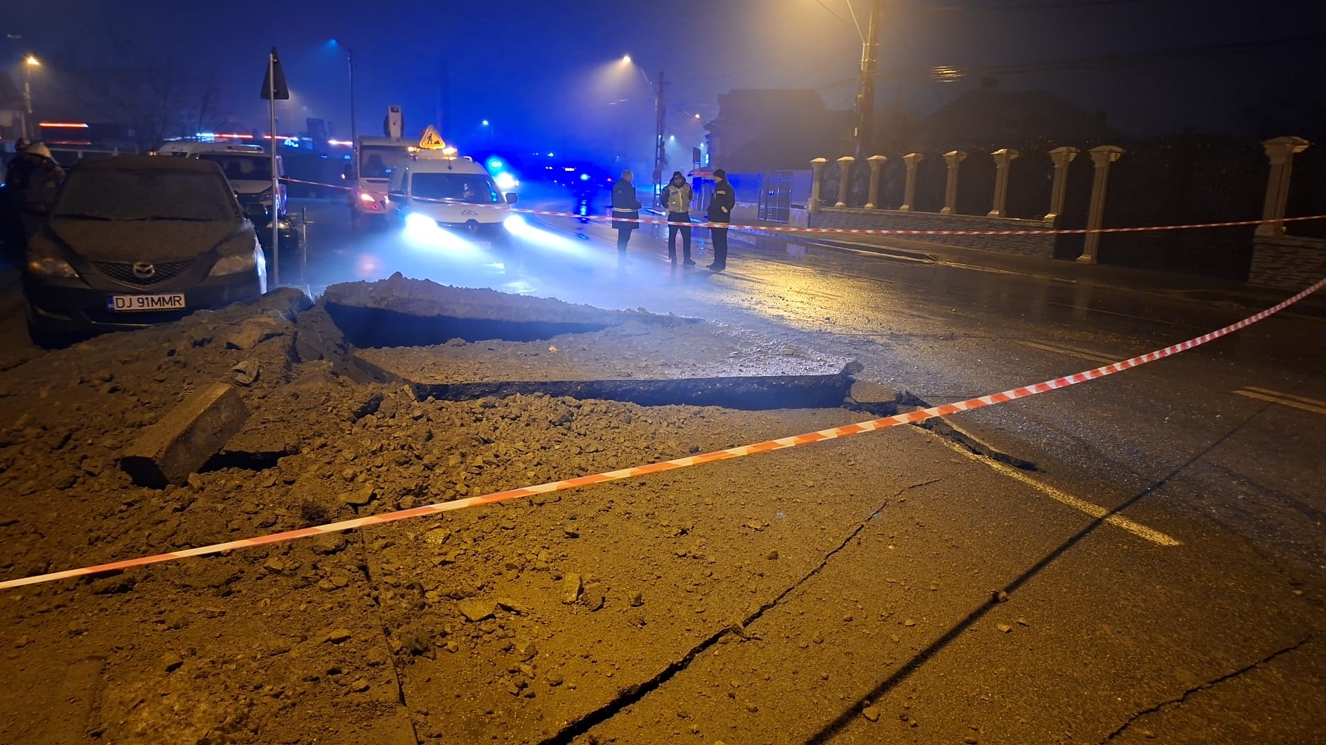 O avarie majoră la o conductă de gaz din centrul Craiovei a provocat, joi seară, evacuarea rapidă a locuitorilor din șase apartamente situate pe bulevardul Nicolae Romanescu