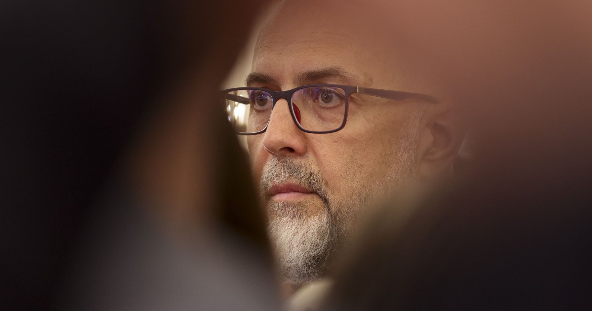 Kelemen Hunor, surprins de neplata primei zile de concediu medical: „Nu e bună, trebuie schimbată” Kelemen Hunor, președintele UDMR, a declarat marți seară, într-o emisiune la Digi24, că nu era la curent cu măsura de neplată a primei zile de concediu medical, care a intrat în vigoare începând cu 1 februarie 2026